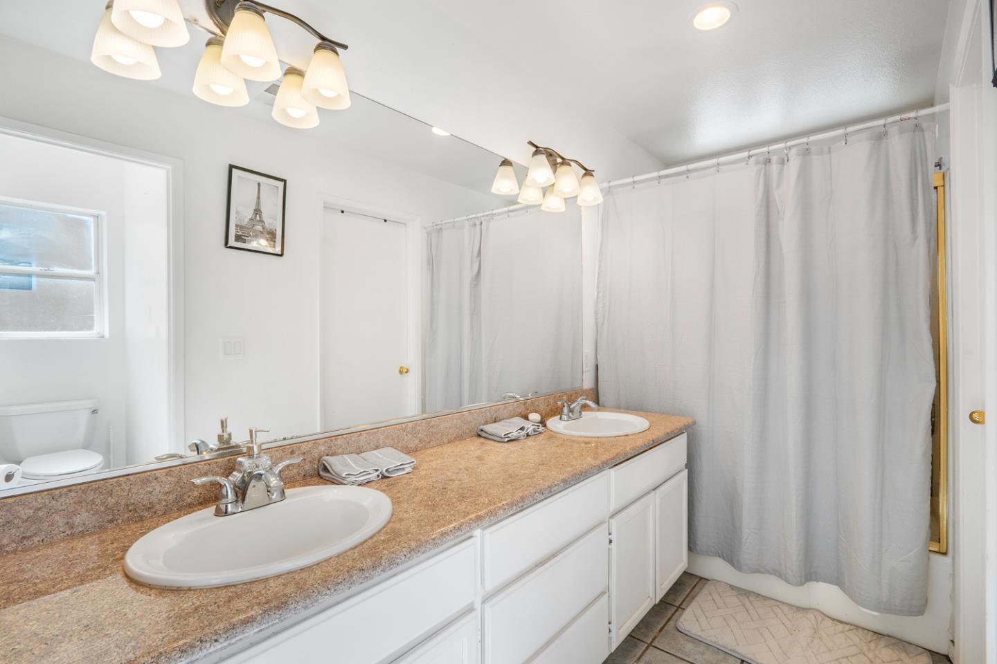 Detail Gallery Image 15 of 38 For 1261 Crestview Dr, Hollister,  CA 95023 - 5 Beds | 2/1 Baths