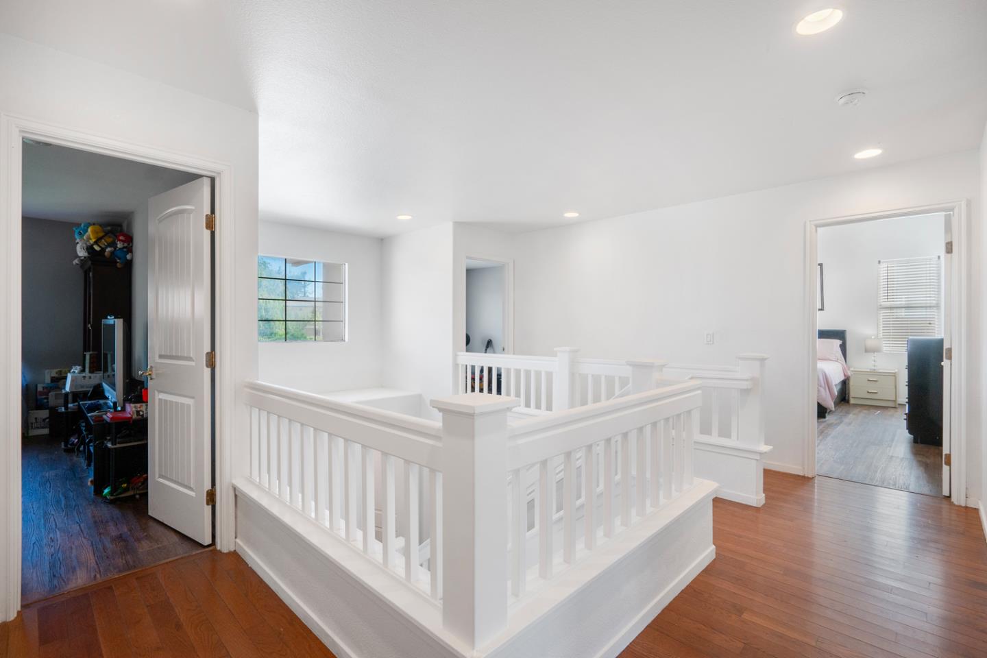 Detail Gallery Image 19 of 38 For 1261 Crestview Dr, Hollister,  CA 95023 - 5 Beds | 2/1 Baths