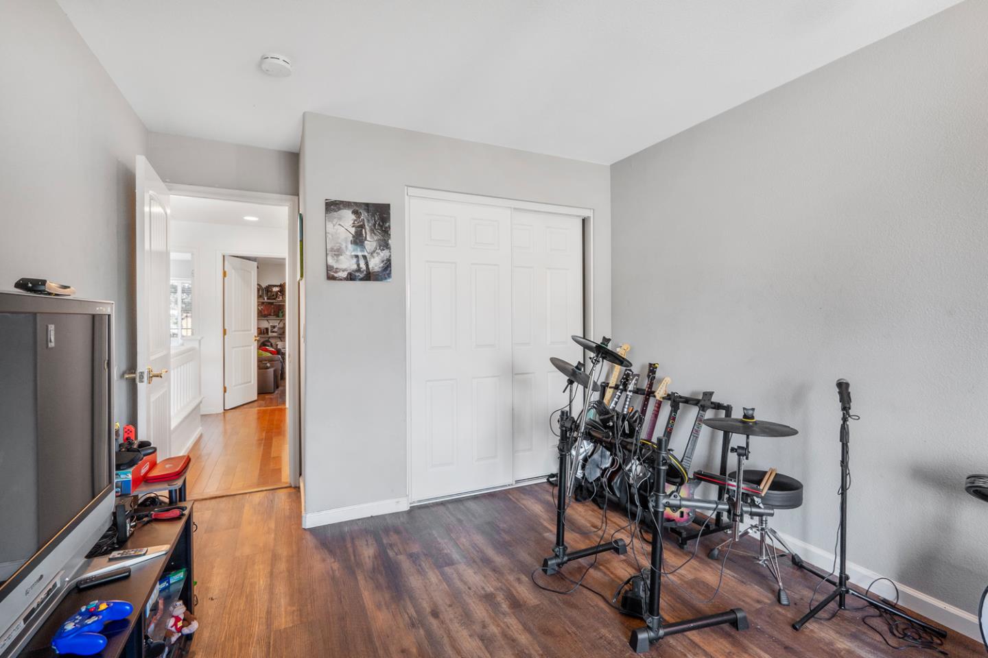 Detail Gallery Image 24 of 38 For 1261 Crestview Dr, Hollister,  CA 95023 - 5 Beds | 2/1 Baths