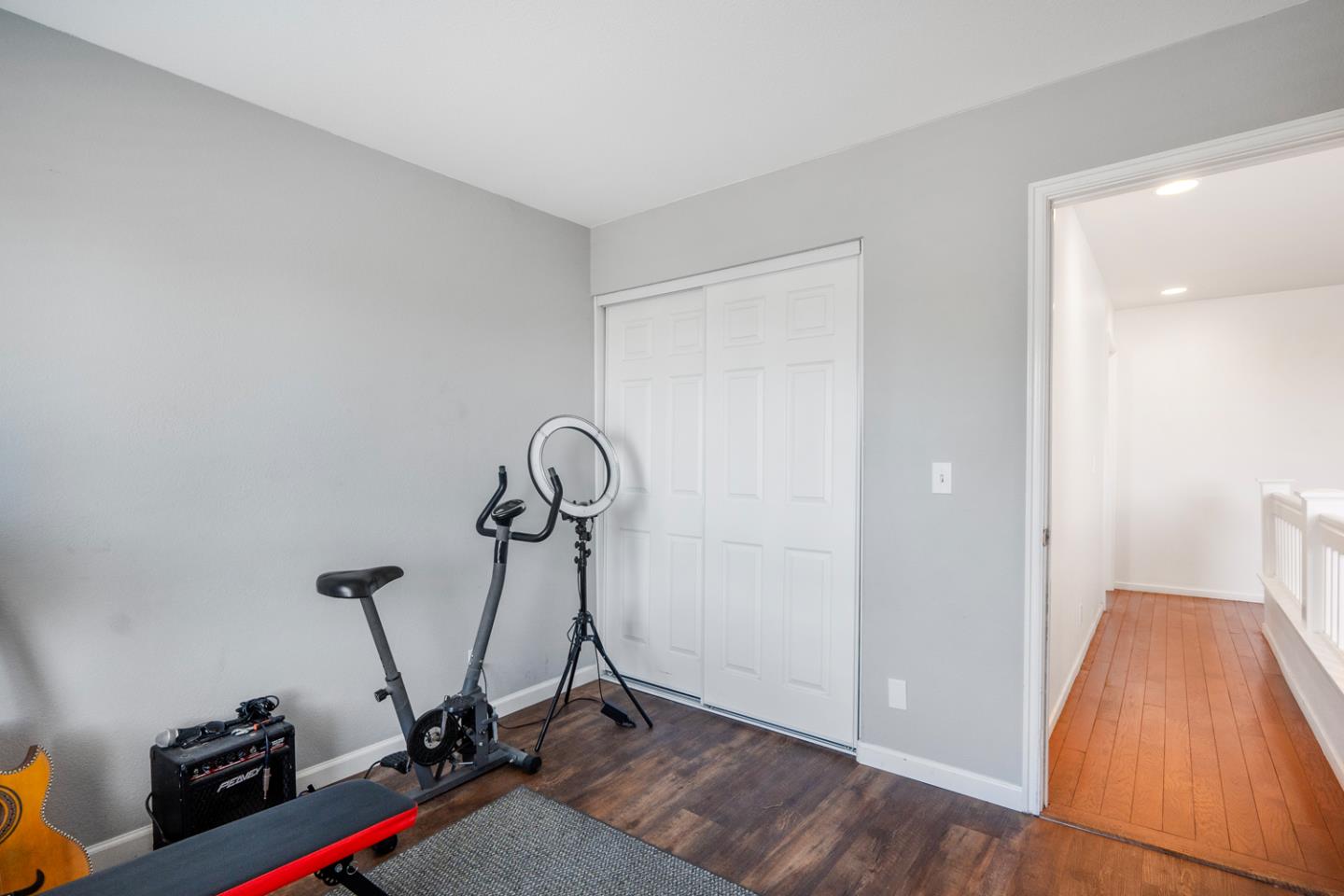 Detail Gallery Image 27 of 38 For 1261 Crestview Dr, Hollister,  CA 95023 - 5 Beds | 2/1 Baths