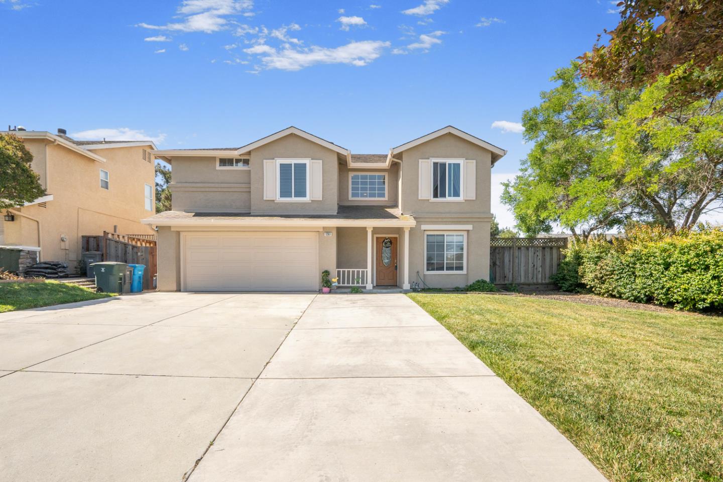 Detail Gallery Image 3 of 38 For 1261 Crestview Dr, Hollister,  CA 95023 - 5 Beds | 2/1 Baths
