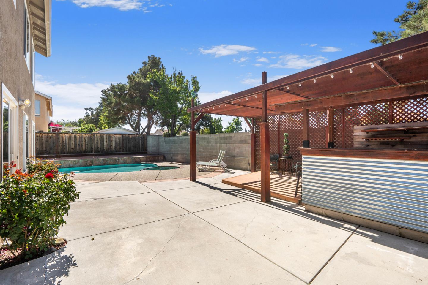 Detail Gallery Image 33 of 38 For 1261 Crestview Dr, Hollister,  CA 95023 - 5 Beds | 2/1 Baths