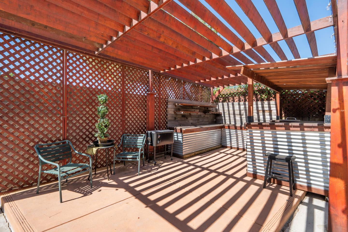 Detail Gallery Image 34 of 38 For 1261 Crestview Dr, Hollister,  CA 95023 - 5 Beds | 2/1 Baths