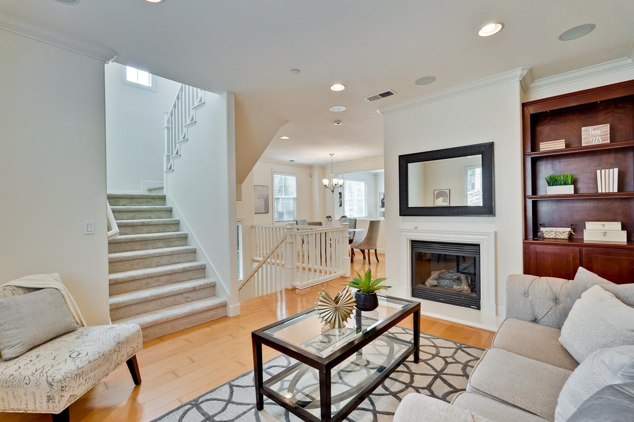 Detail Gallery Image 2 of 44 For 1009 Jena Ter, Sunnyvale,  CA 94089 - 4 Beds | 3/1 Baths
