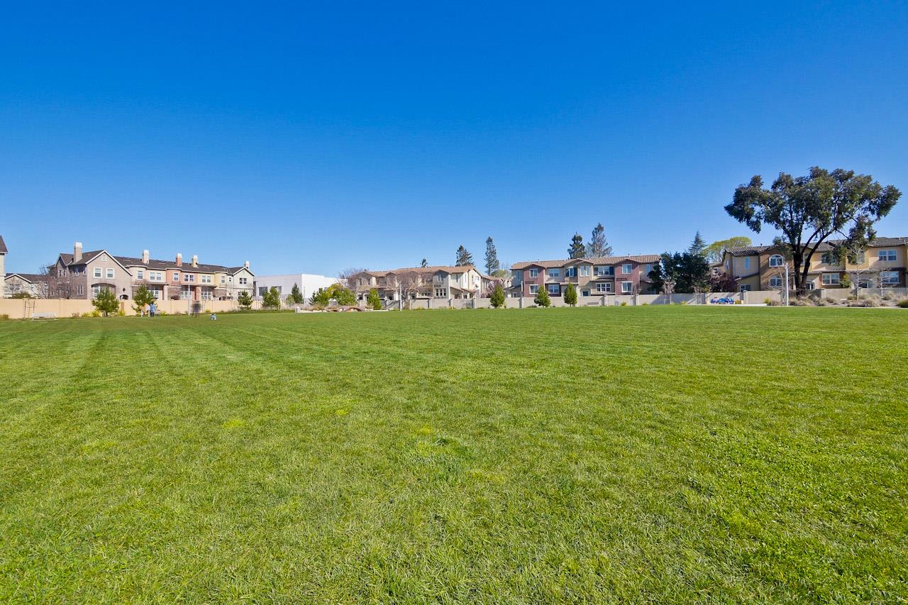 Detail Gallery Image 36 of 44 For 1009 Jena Ter, Sunnyvale,  CA 94089 - 4 Beds | 3/1 Baths