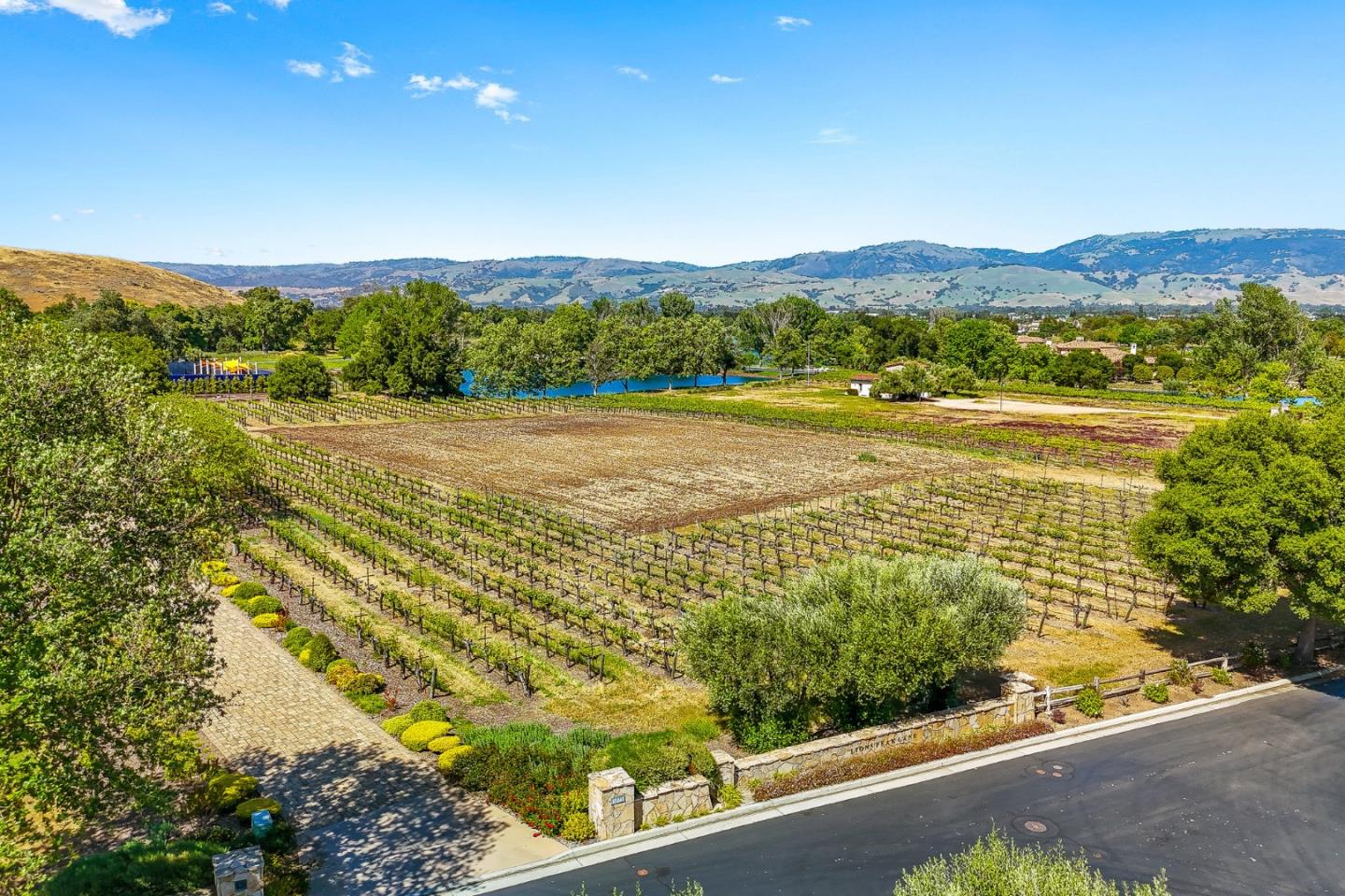 Detail Gallery Image 23 of 39 For 1265 Lions Peak Ln, San Martin,  CA 95046 - – Beds | – Baths