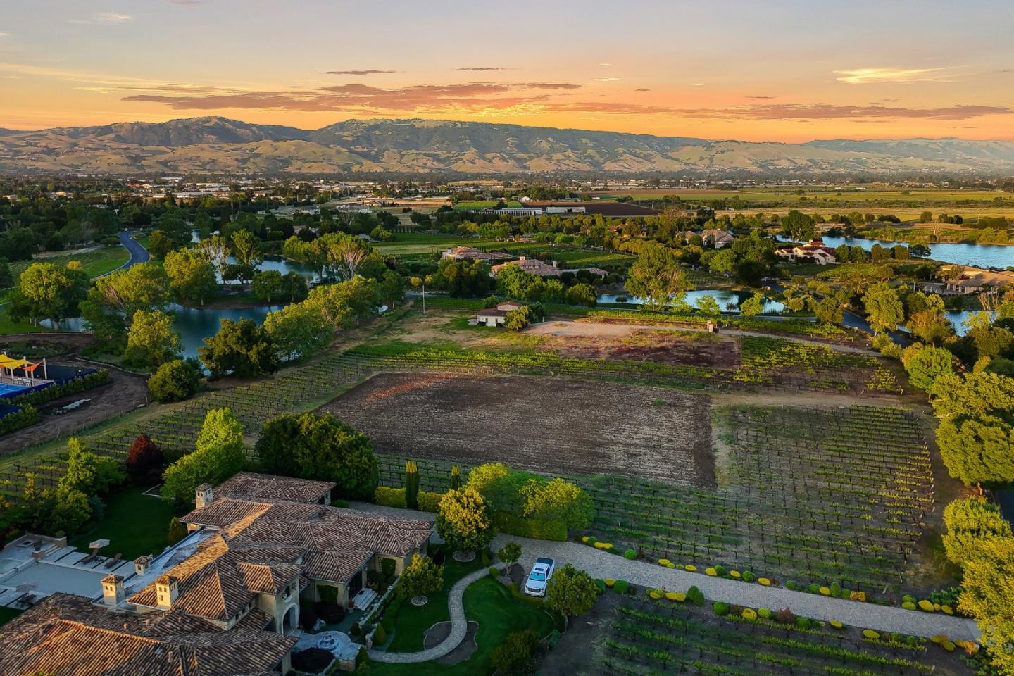 Detail Gallery Image 37 of 39 For 1265 Lions Peak Ln, San Martin,  CA 95046 - – Beds | – Baths