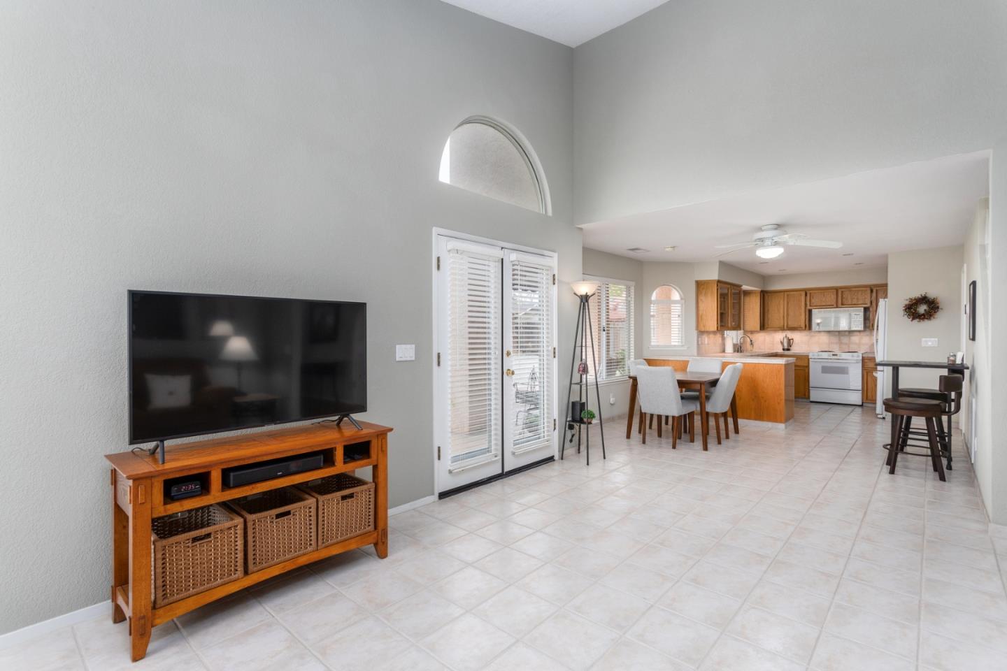 Detail Gallery Image 14 of 37 For 847 Amber Ave, Clovis,  CA 93611 - 3 Beds | 2/1 Baths