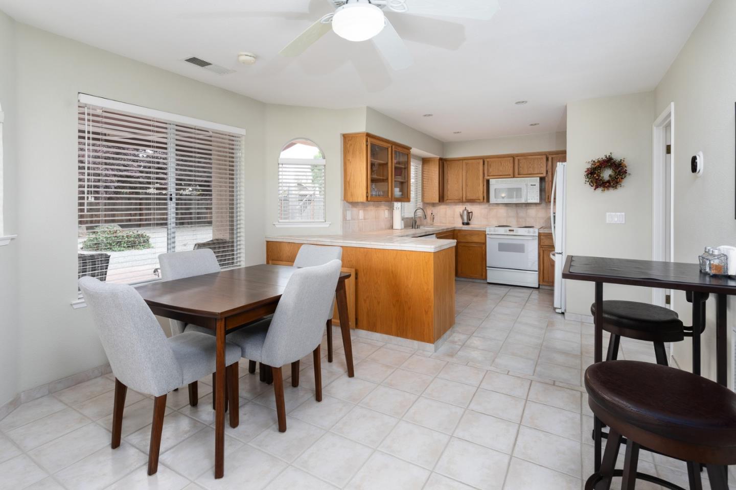 Detail Gallery Image 15 of 37 For 847 Amber Ave, Clovis,  CA 93611 - 3 Beds | 2/1 Baths