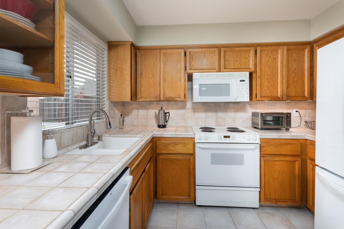 Detail Gallery Image 19 of 37 For 847 Amber Ave, Clovis,  CA 93611 - 3 Beds | 2/1 Baths