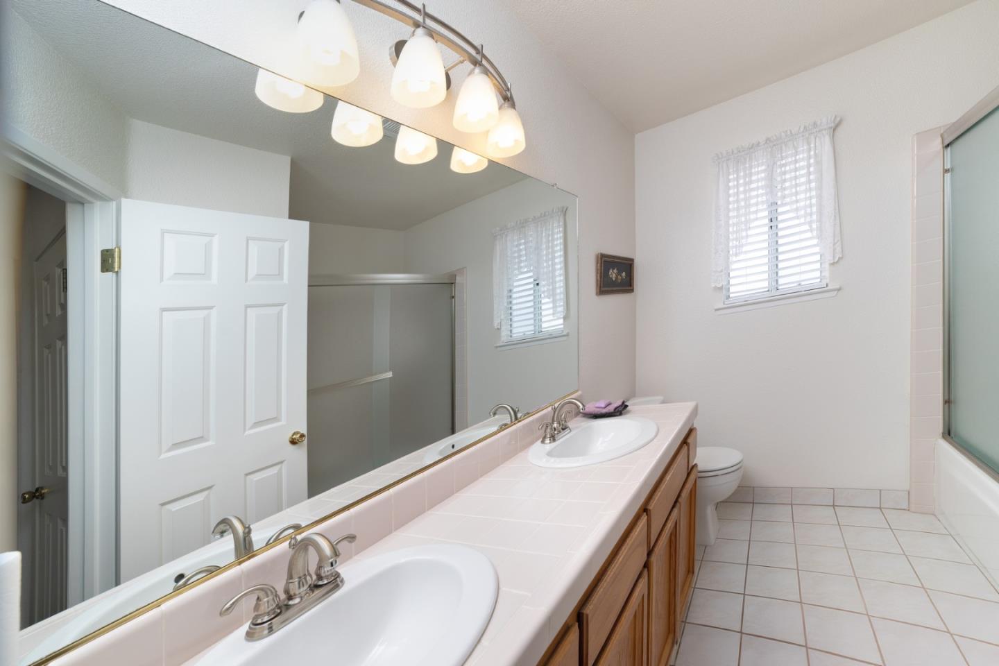 Detail Gallery Image 31 of 37 For 847 Amber Ave, Clovis,  CA 93611 - 3 Beds | 2/1 Baths