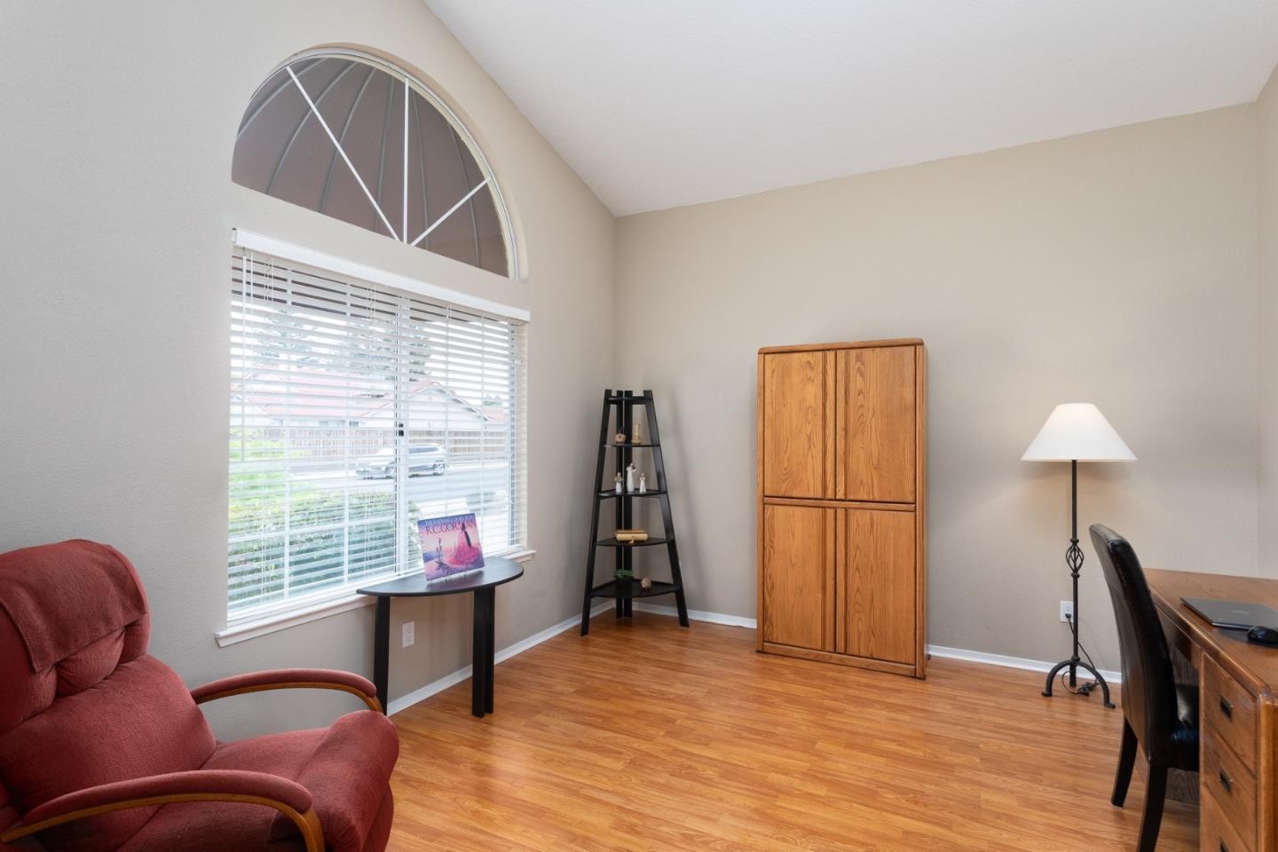 Detail Gallery Image 8 of 37 For 847 Amber Ave, Clovis,  CA 93611 - 3 Beds | 2/1 Baths