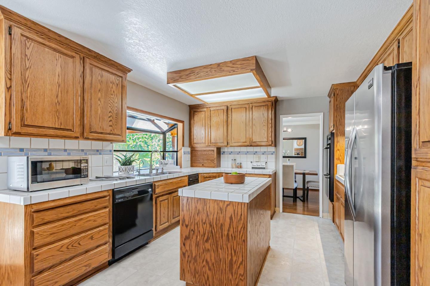 Detail Gallery Image 10 of 37 For 605 Encino Dr, Morgan Hill,  CA 95037 - 5 Beds | 3 Baths
