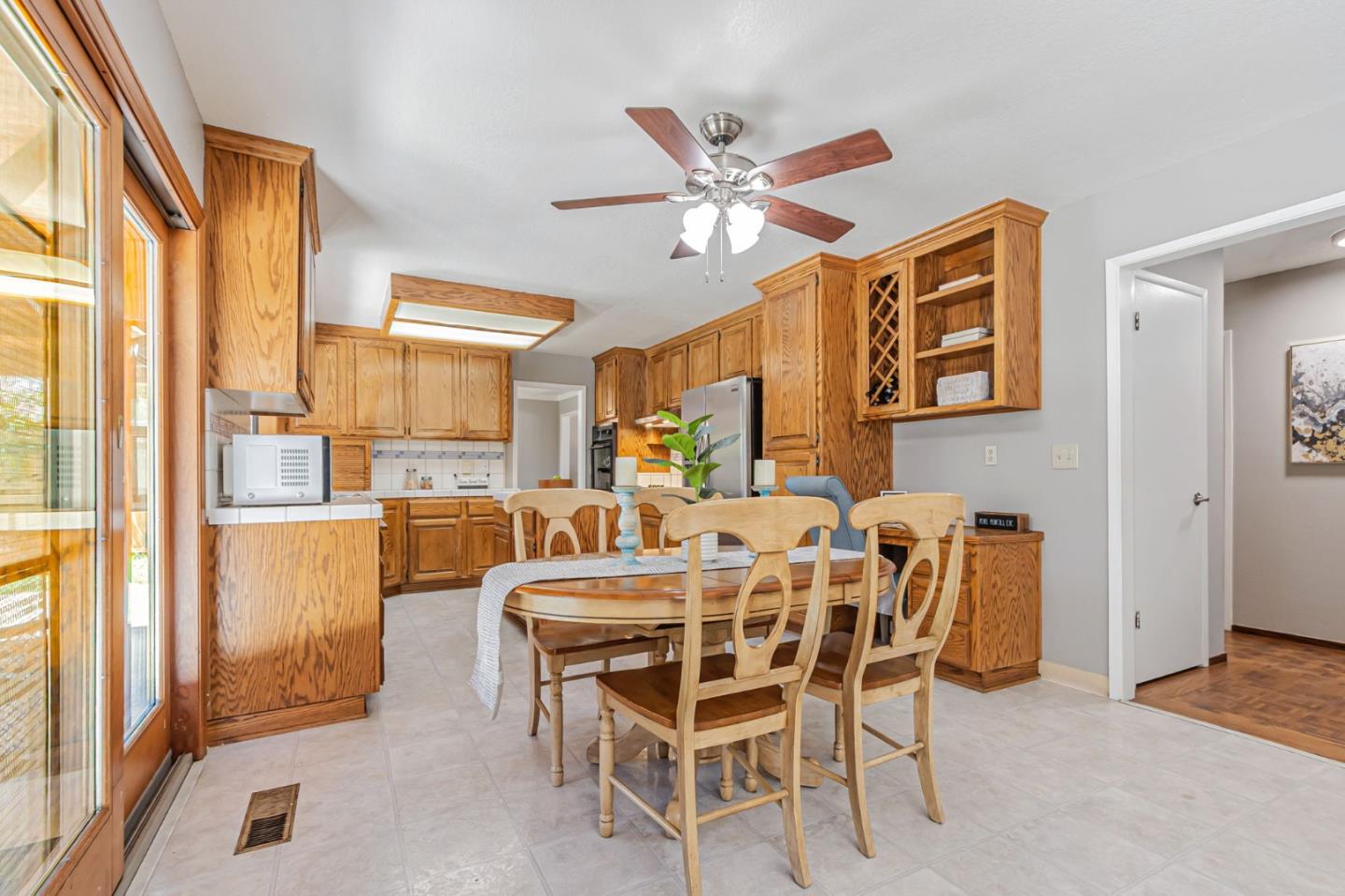 Detail Gallery Image 13 of 37 For 605 Encino Dr, Morgan Hill,  CA 95037 - 5 Beds | 3 Baths