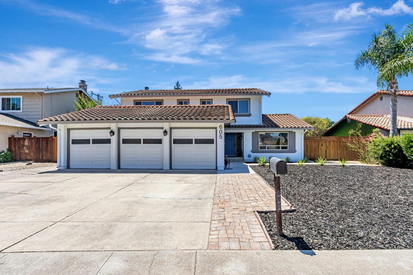 Detail Gallery Image 3 of 37 For 605 Encino Dr, Morgan Hill,  CA 95037 - 5 Beds | 3 Baths