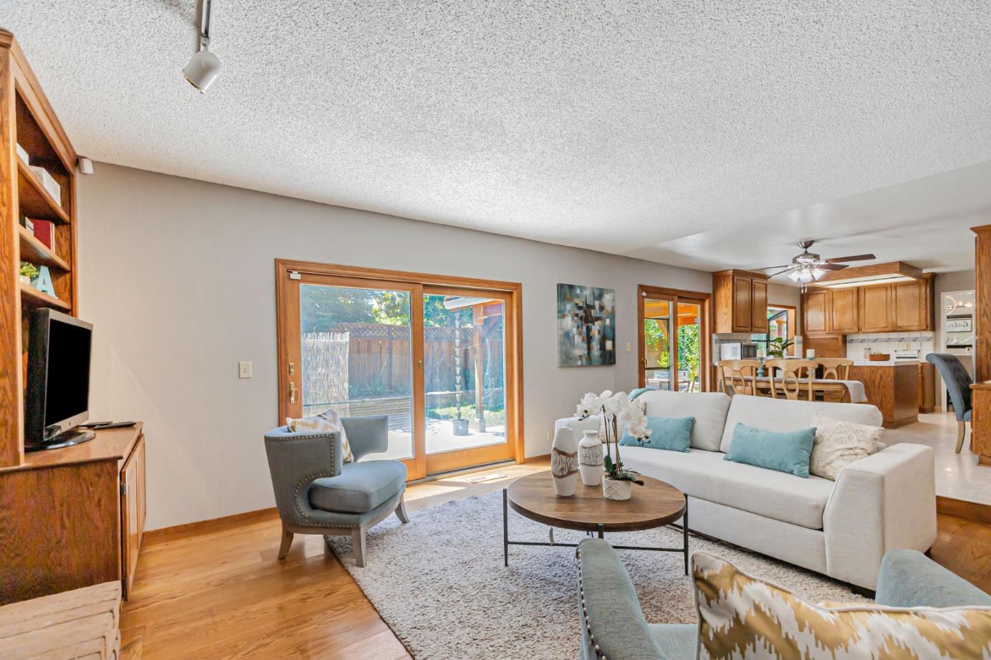 Detail Gallery Image 8 of 37 For 605 Encino Dr, Morgan Hill,  CA 95037 - 5 Beds | 3 Baths