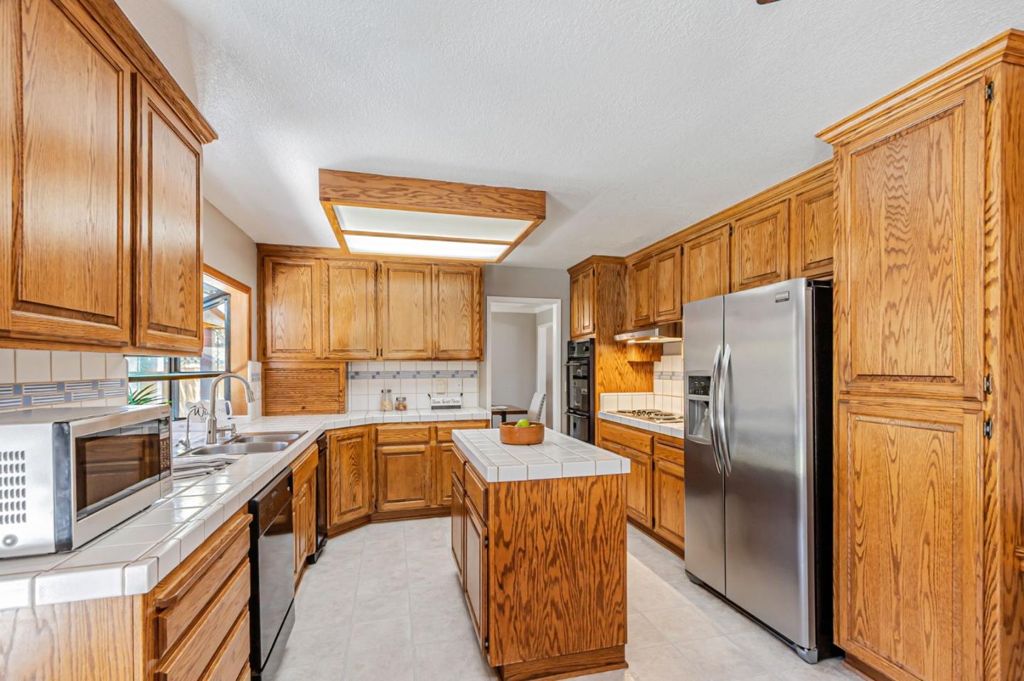 Detail Gallery Image 9 of 37 For 605 Encino Dr, Morgan Hill,  CA 95037 - 5 Beds | 3 Baths