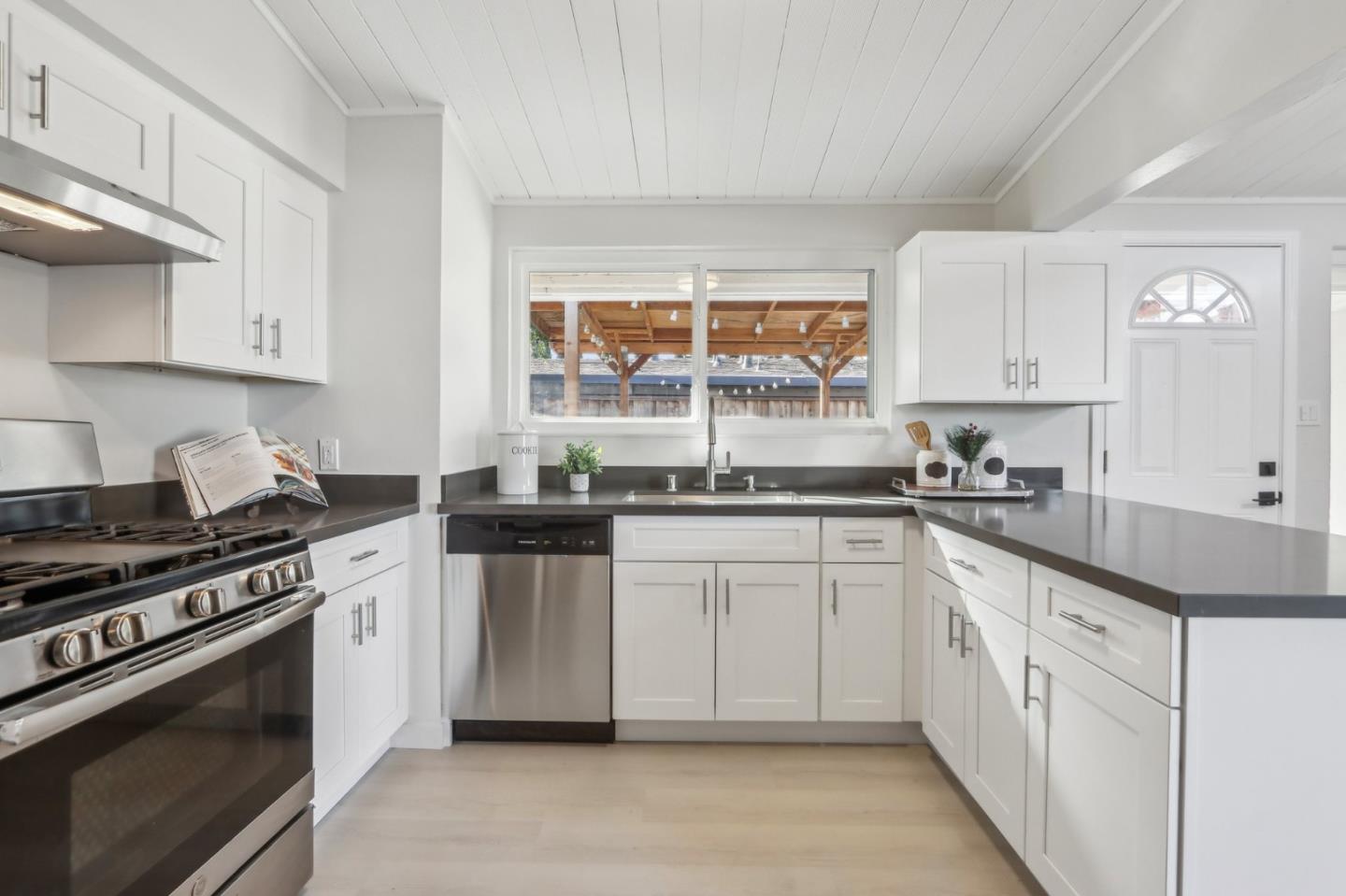 Detail Gallery Image 14 of 37 For 1408 Cliffwood Dr, San Jose,  CA 95122 - 3 Beds | 1 Baths