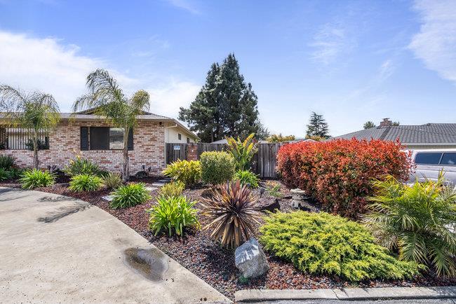 Detail Gallery Image 18 of 102 For 725 Ridgemark Dr, Hollister,  CA 95023 - 3 Beds | 2 Baths