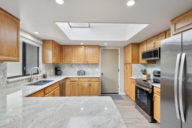 Detail Gallery Image 34 of 102 For 725 Ridgemark Dr, Hollister,  CA 95023 - 3 Beds | 2 Baths