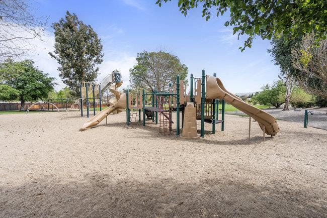 Detail Gallery Image 76 of 102 For 725 Ridgemark Dr, Hollister,  CA 95023 - 3 Beds | 2 Baths