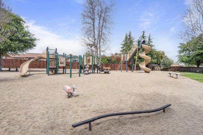 Detail Gallery Image 78 of 102 For 725 Ridgemark Dr, Hollister,  CA 95023 - 3 Beds | 2 Baths