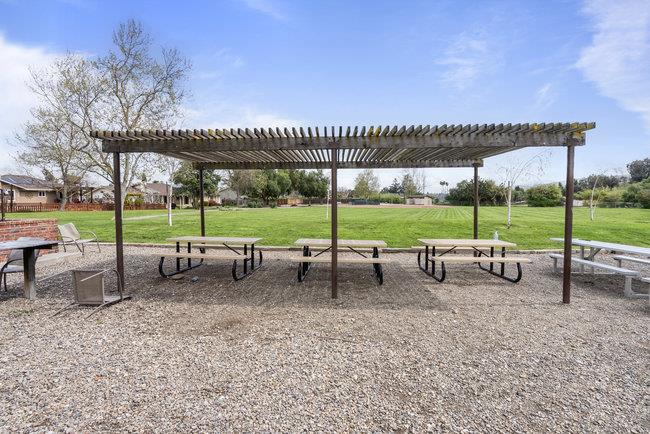 Detail Gallery Image 79 of 102 For 725 Ridgemark Dr, Hollister,  CA 95023 - 3 Beds | 2 Baths