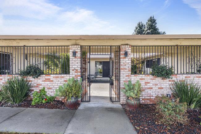 Detail Gallery Image 9 of 102 For 725 Ridgemark Dr, Hollister,  CA 95023 - 3 Beds | 2 Baths