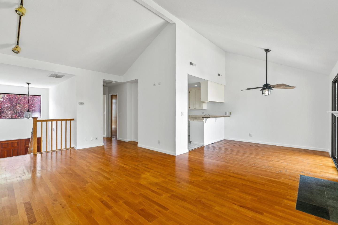 Detail Gallery Image 12 of 30 For 17 Carriage Ln, Scotts Valley,  CA 95066 - 3 Beds | 2 Baths