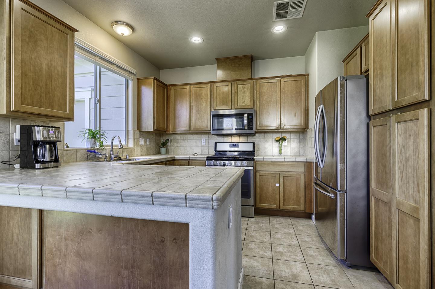 Detail Gallery Image 11 of 34 For 4015 Agassi Dr Dr, Santa Rosa,  CA 95407 - 3 Beds | 2/1 Baths