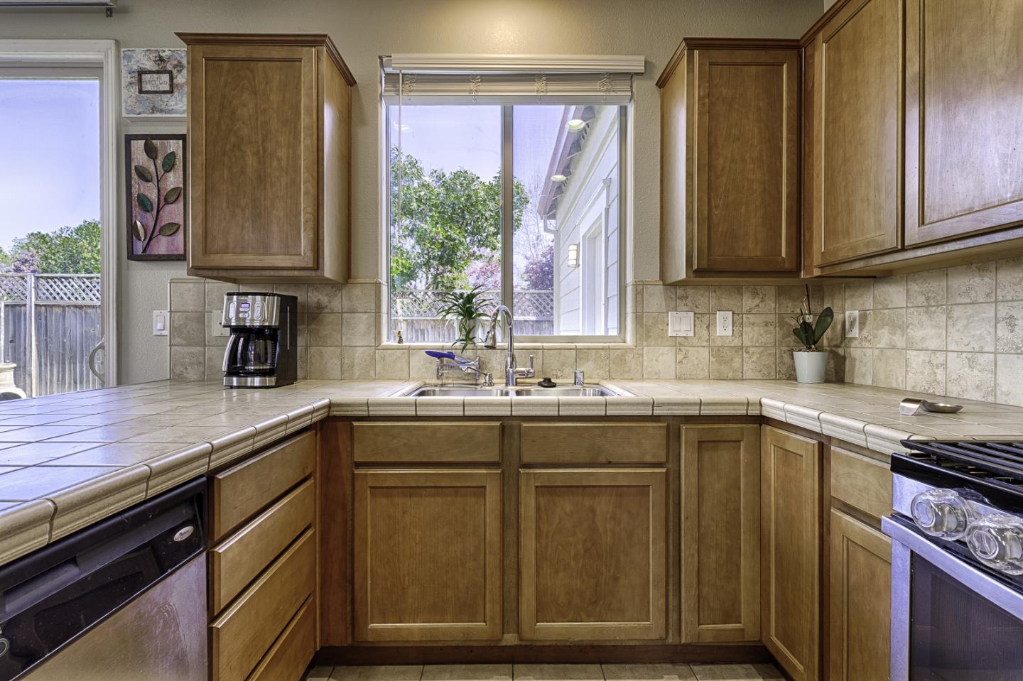 Detail Gallery Image 12 of 34 For 4015 Agassi Dr Dr, Santa Rosa,  CA 95407 - 3 Beds | 2/1 Baths