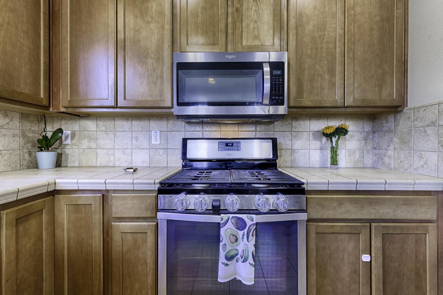 Detail Gallery Image 14 of 34 For 4015 Agassi Dr Dr, Santa Rosa,  CA 95407 - 3 Beds | 2/1 Baths