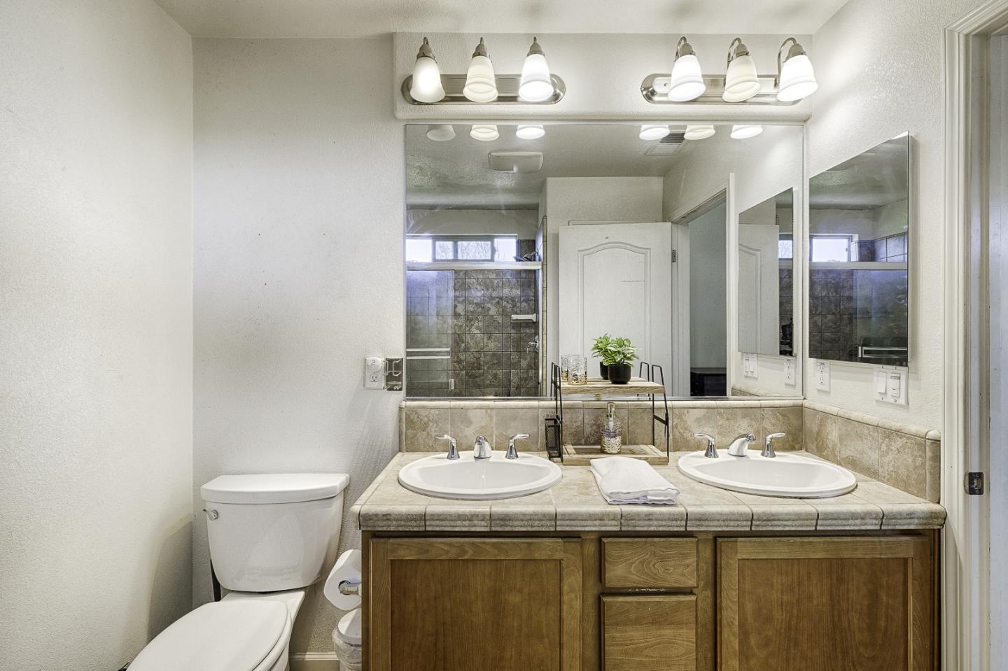Detail Gallery Image 21 of 34 For 4015 Agassi Dr Dr, Santa Rosa,  CA 95407 - 3 Beds | 2/1 Baths