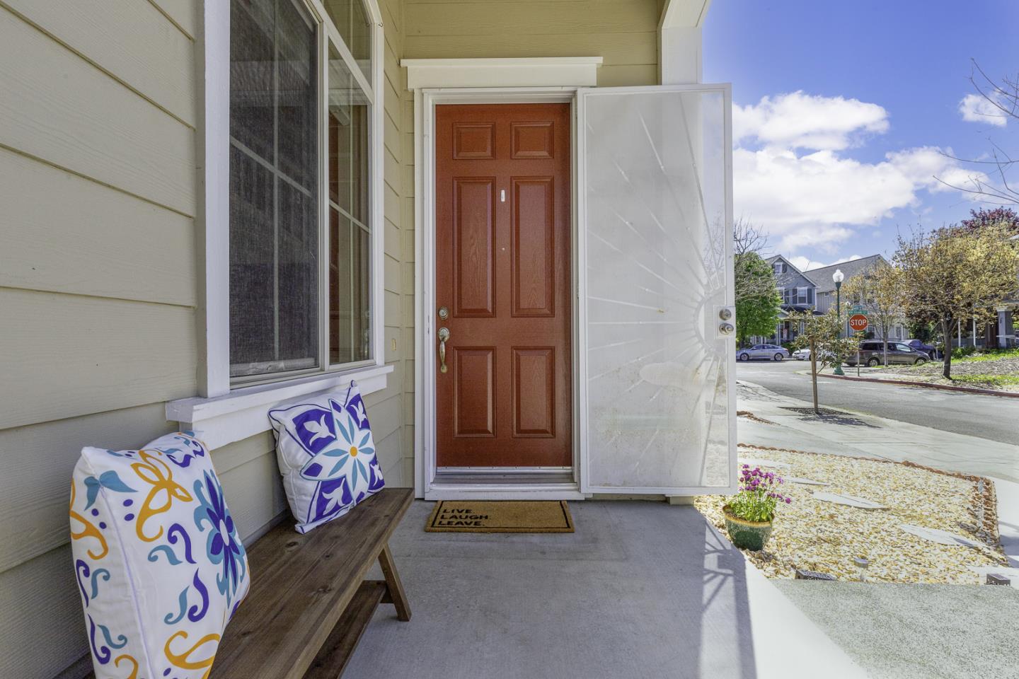 Detail Gallery Image 3 of 34 For 4015 Agassi Dr Dr, Santa Rosa,  CA 95407 - 3 Beds | 2/1 Baths