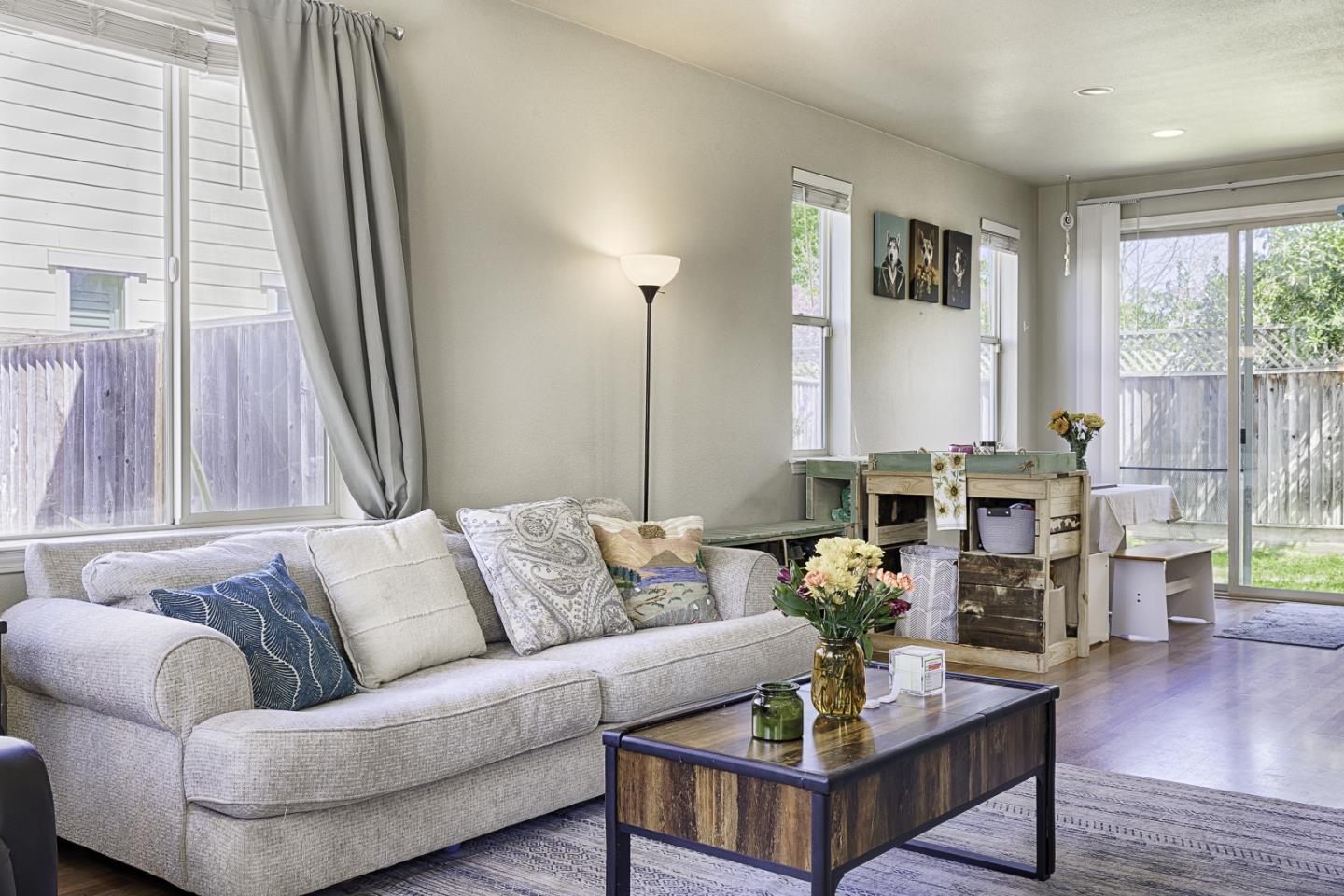 Detail Gallery Image 4 of 34 For 4015 Agassi Dr Dr, Santa Rosa,  CA 95407 - 3 Beds | 2/1 Baths