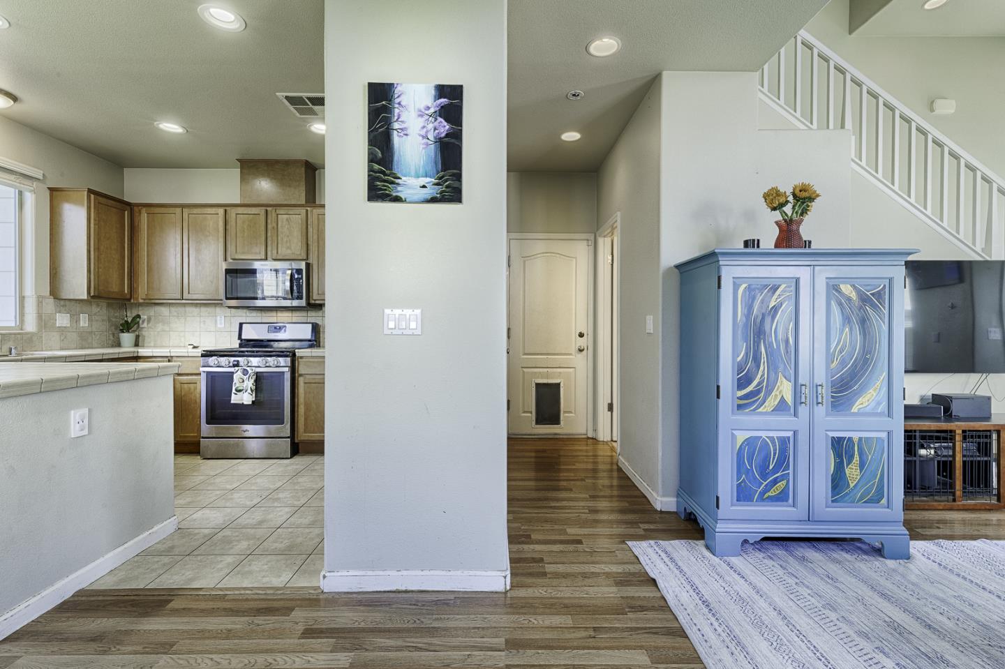 Detail Gallery Image 8 of 34 For 4015 Agassi Dr Dr, Santa Rosa,  CA 95407 - 3 Beds | 2/1 Baths