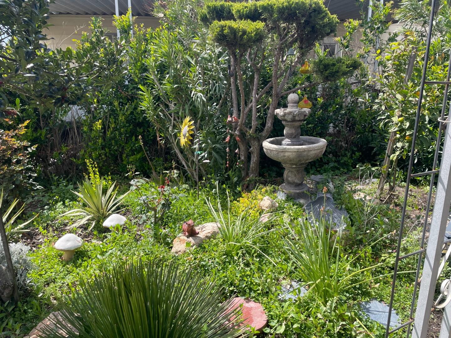 Detail Gallery Image 5 of 16 For 150 Kern St #41,  Salinas,  CA 93905 - 2 Beds | 2 Baths