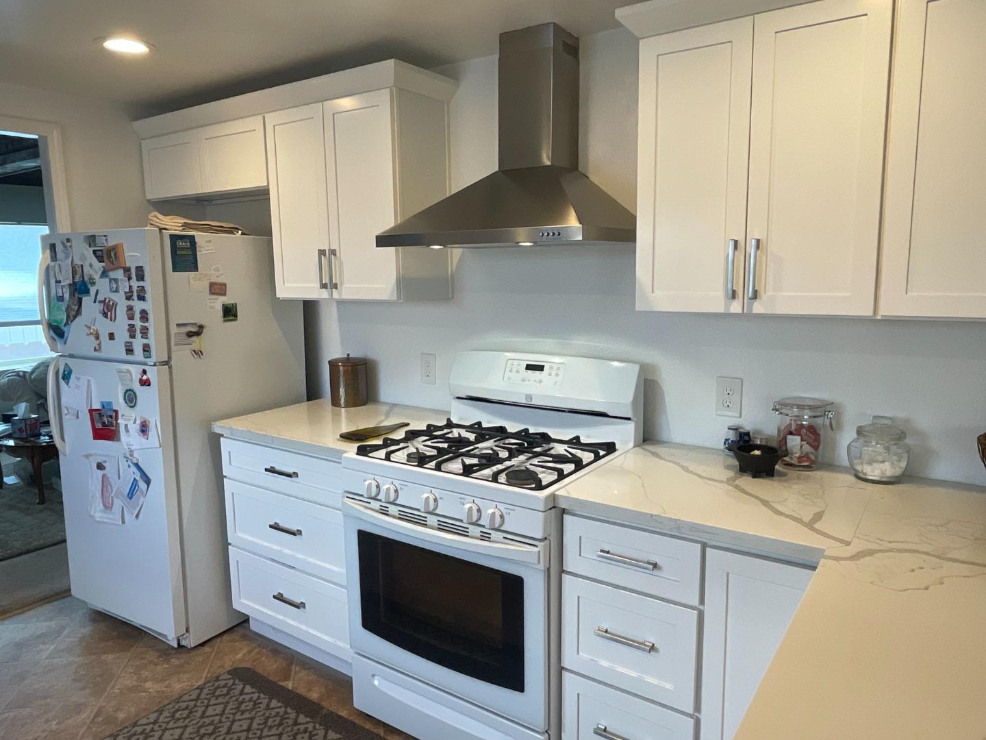 Detail Gallery Image 6 of 16 For 150 Kern St #41,  Salinas,  CA 93905 - 2 Beds | 2 Baths