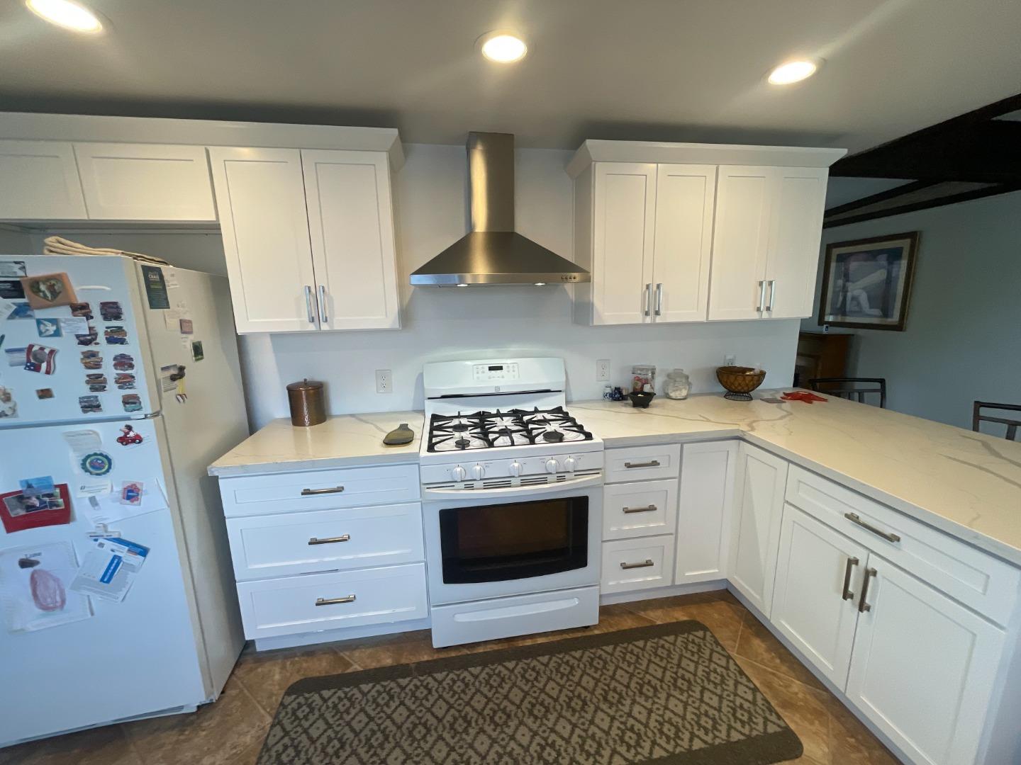 Detail Gallery Image 7 of 16 For 150 Kern St #41,  Salinas,  CA 93905 - 2 Beds | 2 Baths