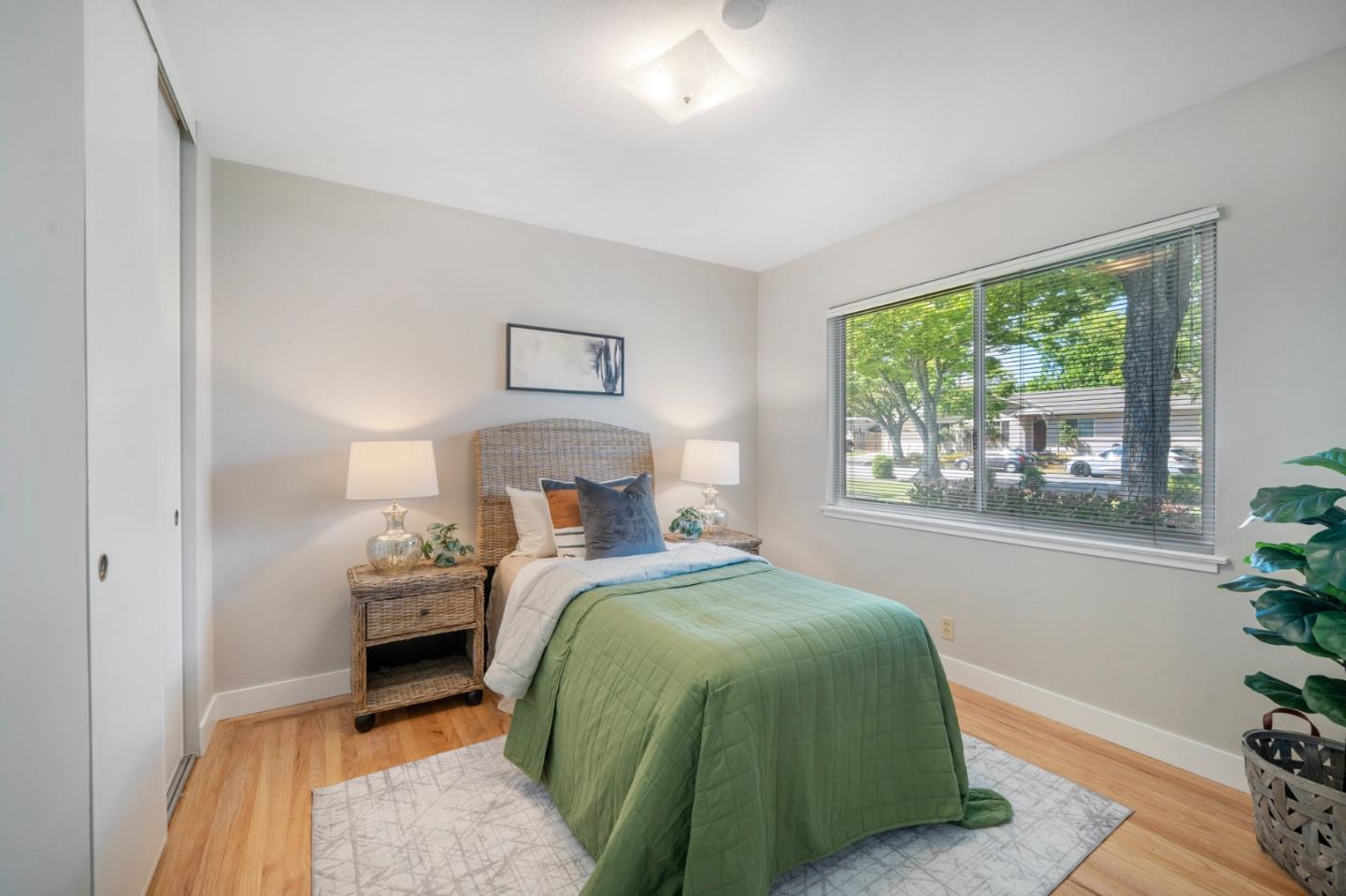 Detail Gallery Image 10 of 31 For 4834 Winton Way, San Jose,  CA 95124 - 4 Beds | 2 Baths