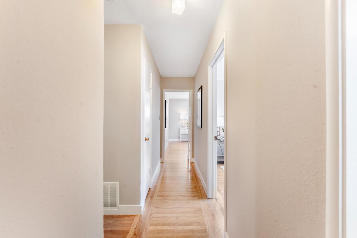 Detail Gallery Image 14 of 31 For 4834 Winton Way, San Jose,  CA 95124 - 4 Beds | 2 Baths