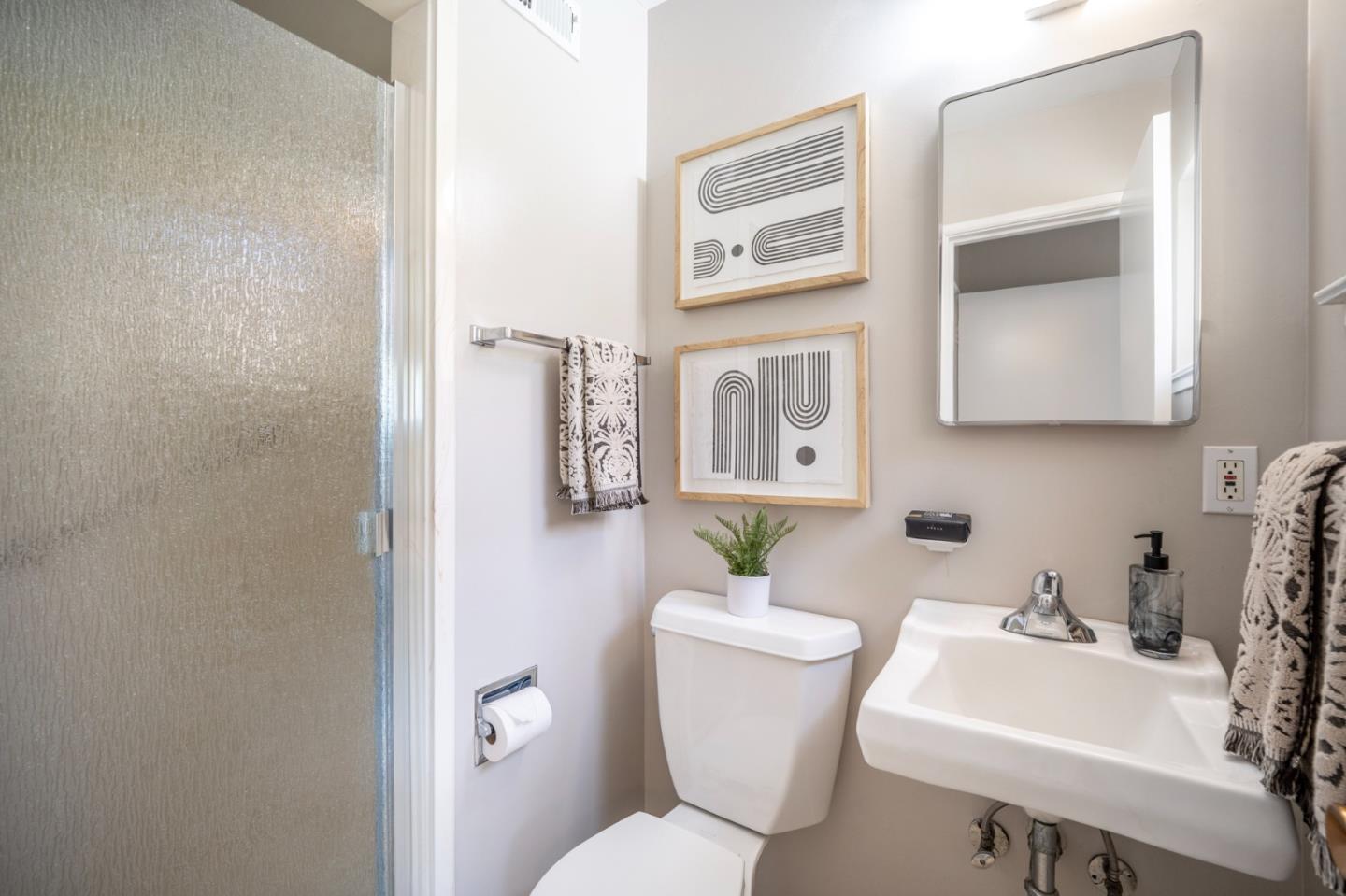 Detail Gallery Image 15 of 31 For 4834 Winton Way, San Jose,  CA 95124 - 4 Beds | 2 Baths