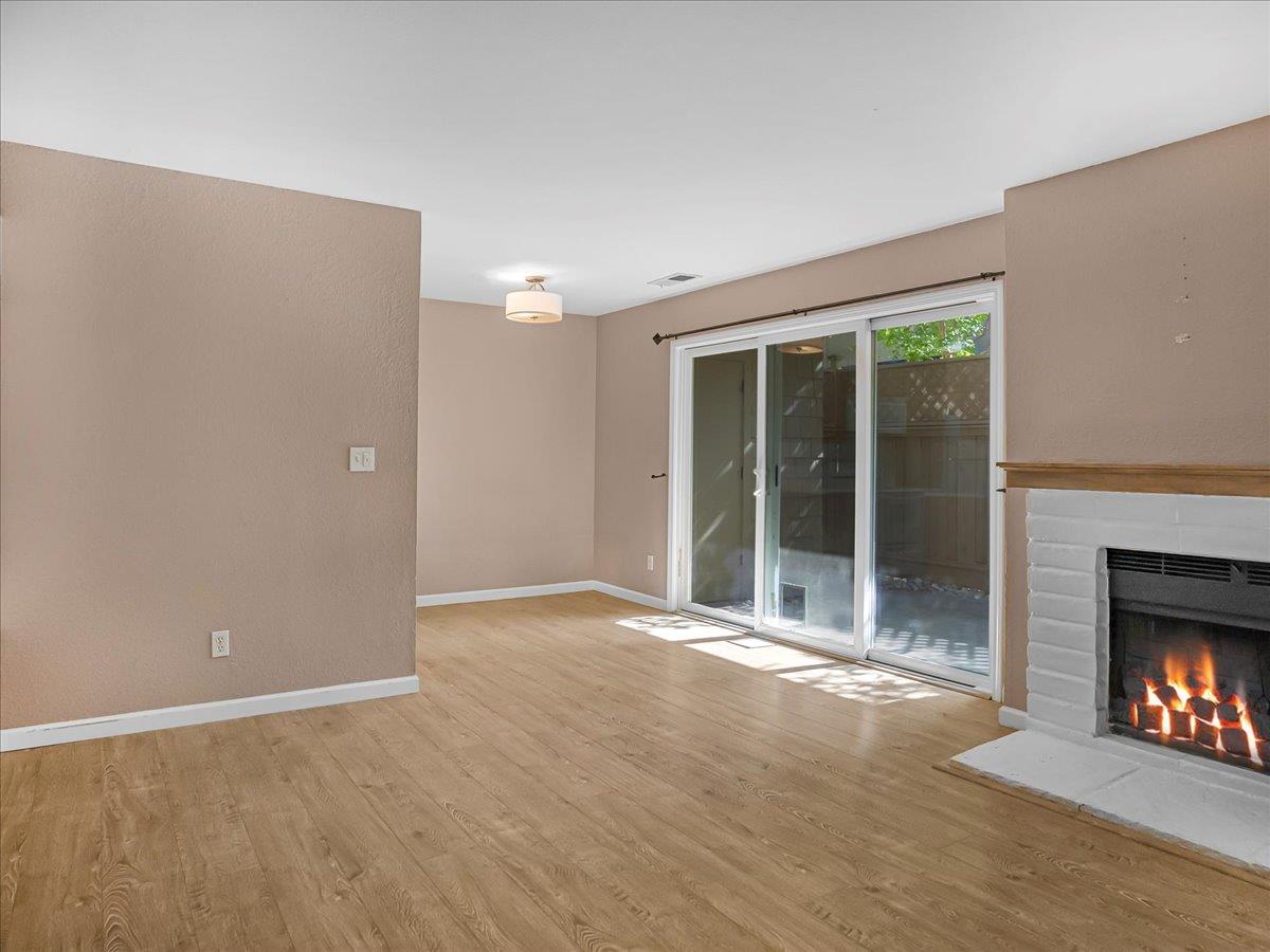 Detail Gallery Image 5 of 54 For 5693 Makati Cir #B,  San Jose,  CA 95123 - 1 Beds | 1 Baths