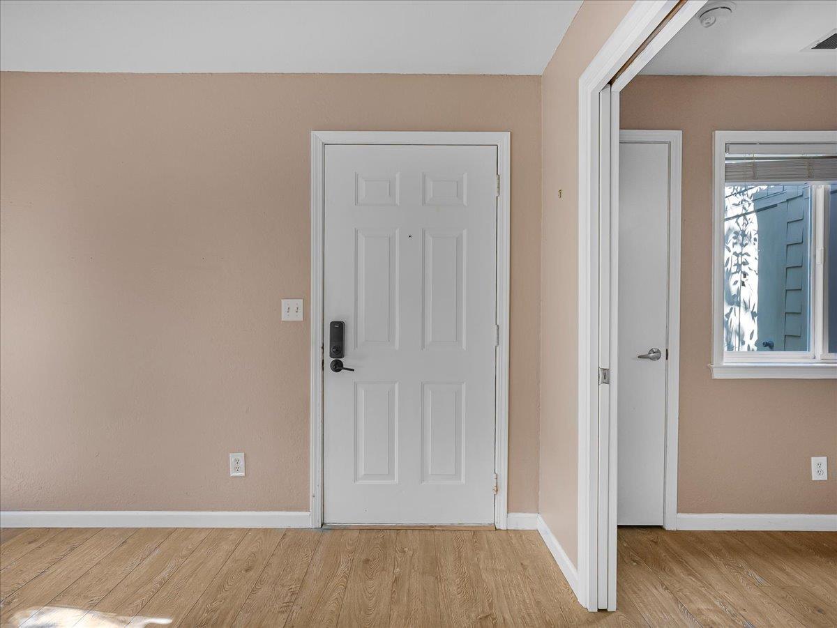 Detail Gallery Image 6 of 54 For 5693 Makati Cir #B,  San Jose,  CA 95123 - 1 Beds | 1 Baths