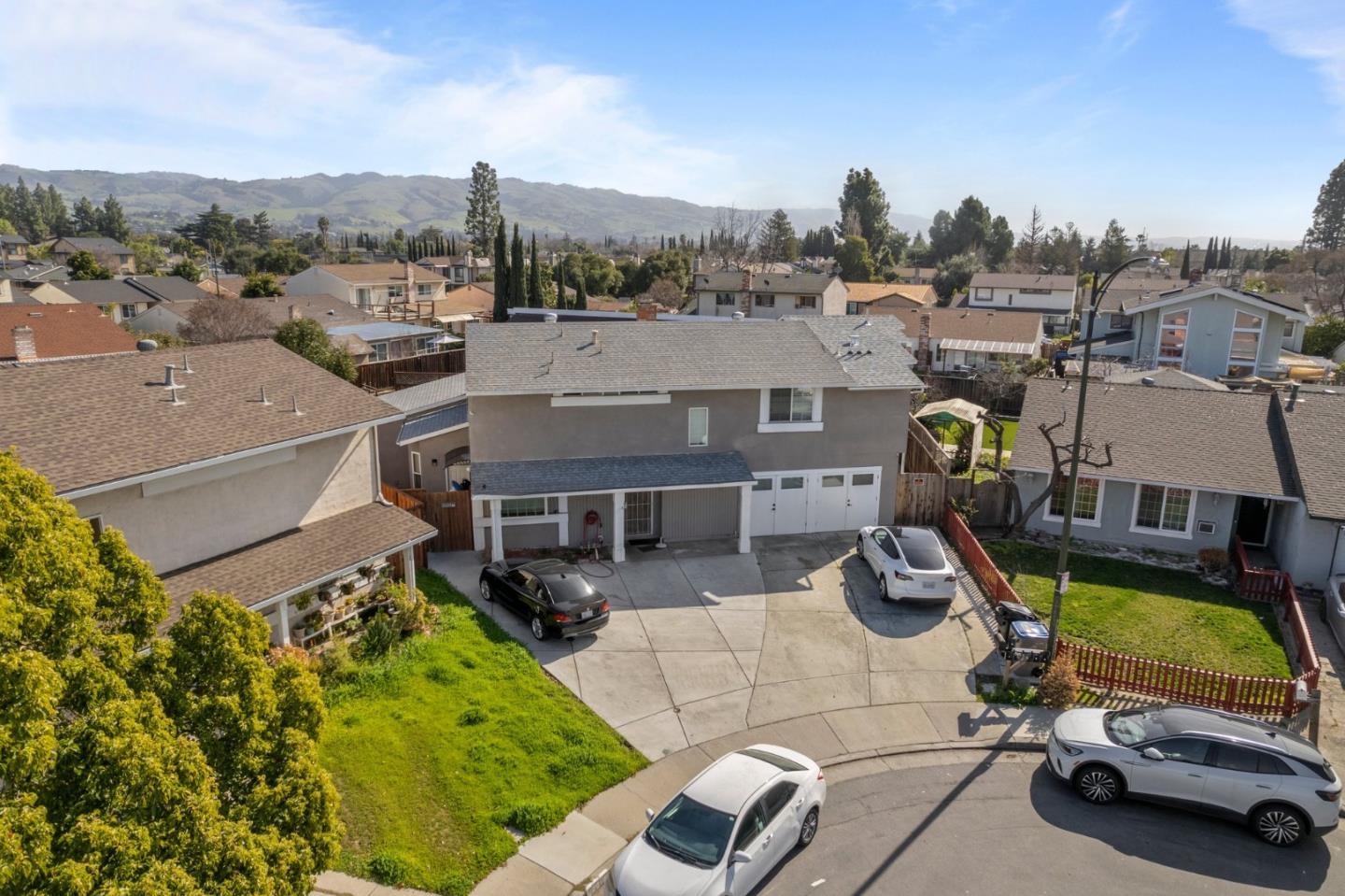 Detail Gallery Image 2 of 21 For 2604 Sierra Vista Ct, San Jose,  CA 95116 - 13 Beds | 10 Baths