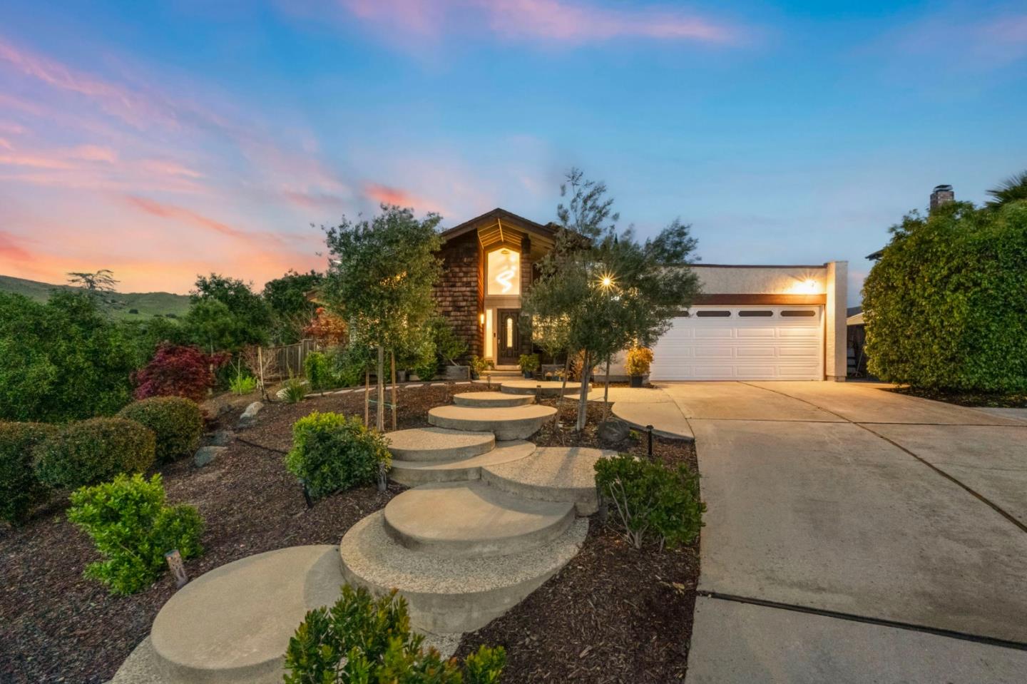 Detail Gallery Image 3 of 51 For 1241 Renraw Dr, San Jose,  CA 95127 - 4 Beds | 2 Baths