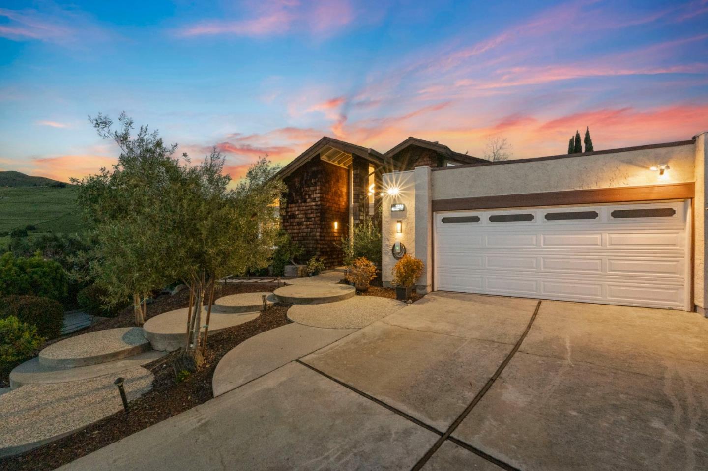 Detail Gallery Image 4 of 51 For 1241 Renraw Dr, San Jose,  CA 95127 - 4 Beds | 2 Baths