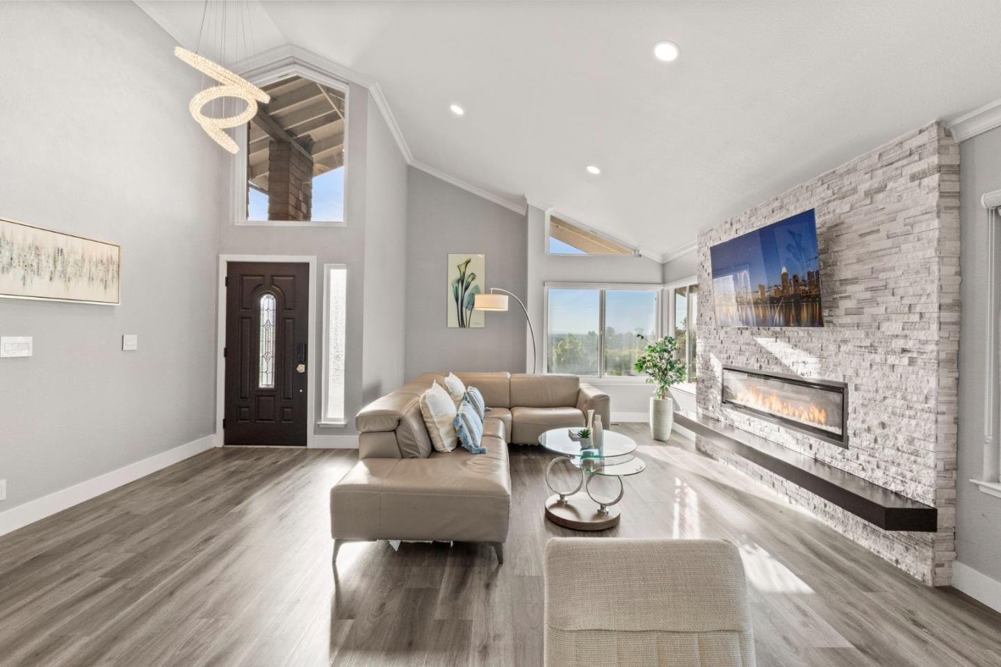 Detail Gallery Image 5 of 51 For 1241 Renraw Dr, San Jose,  CA 95127 - 4 Beds | 2 Baths