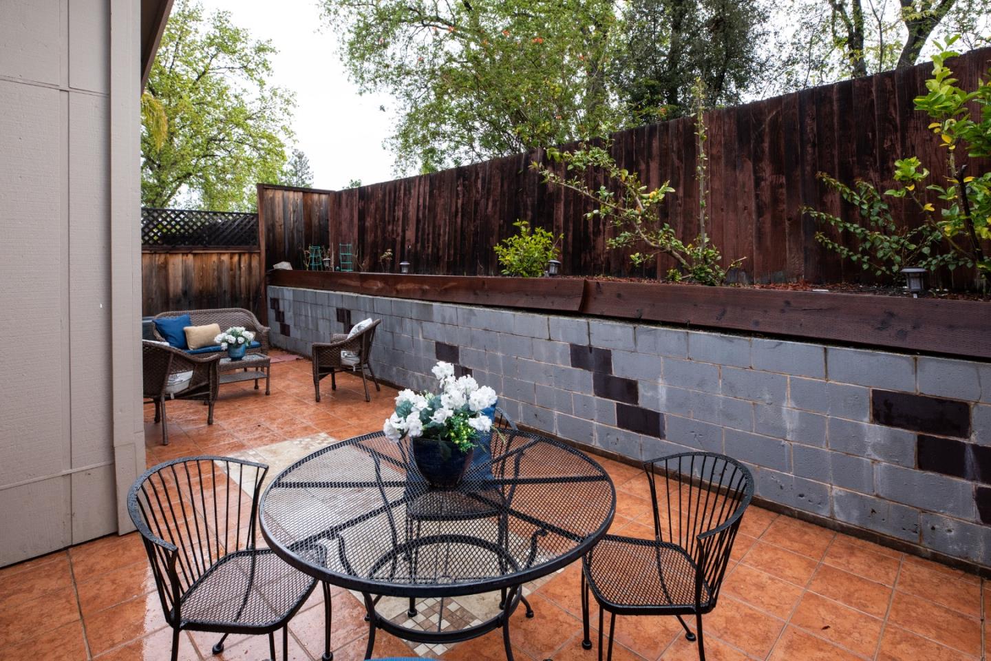 Detail Gallery Image 17 of 19 For 10080 Firwood Dr, Cupertino,  CA 95014 - 2 Beds | 2 Baths