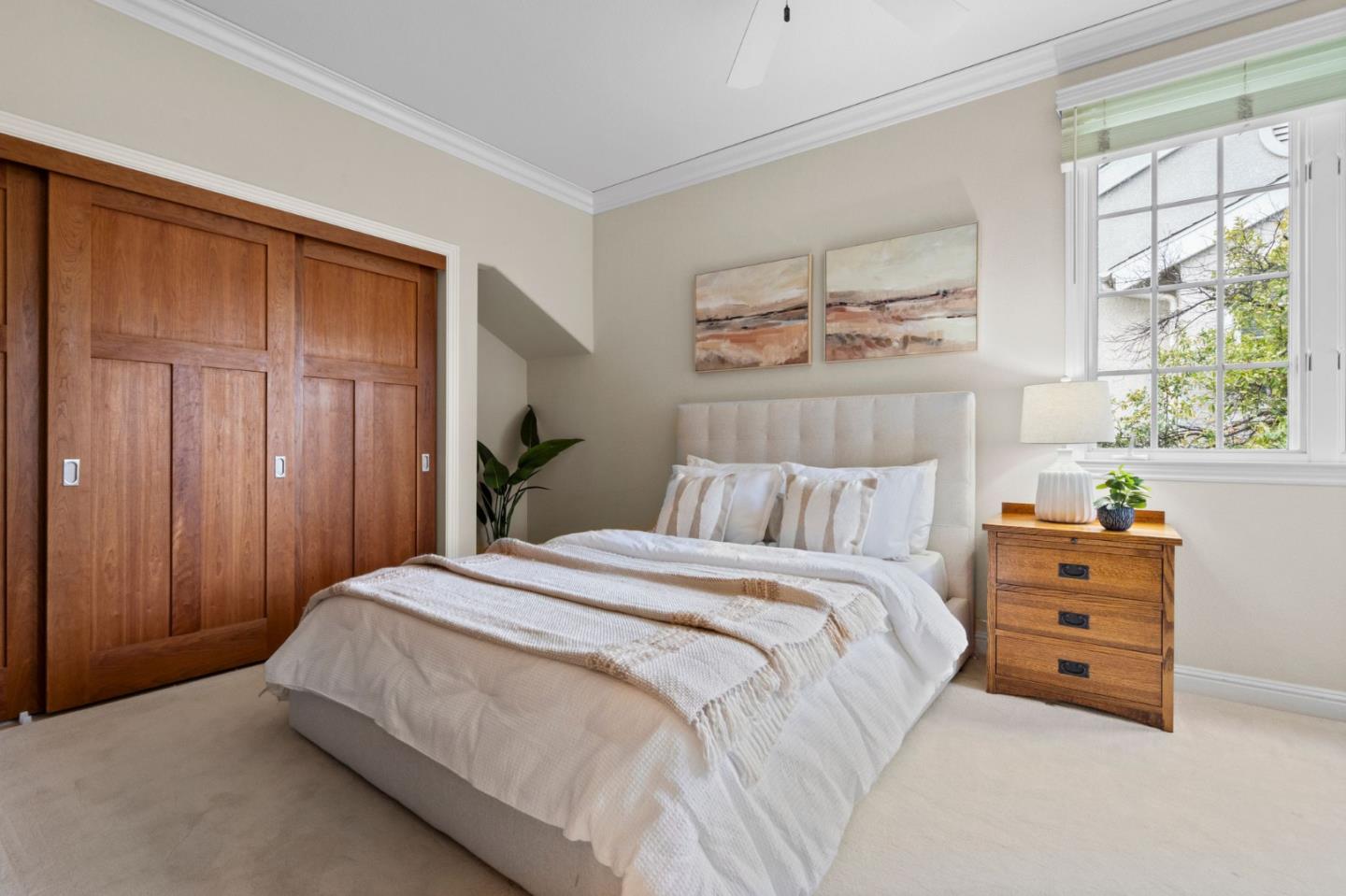Detail Gallery Image 10 of 25 For 145 Fremont Ave, Los Altos,  CA 94022 - 3 Beds | 2/1 Baths